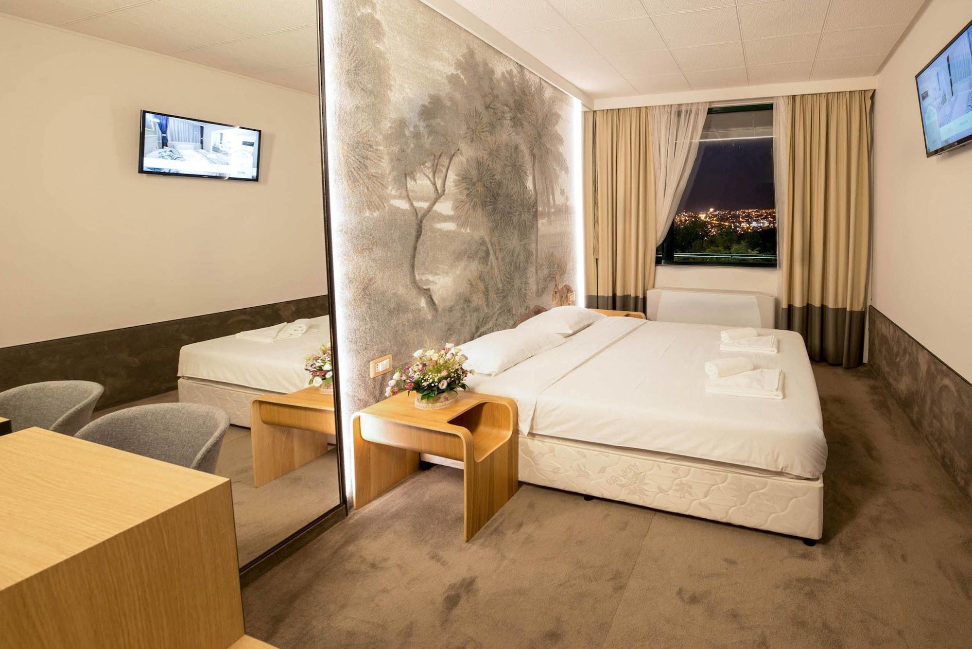 Park Hotel Raya Garden - Free Parking เวลีคอเทอร์โนโว ภายนอก รูปภาพ