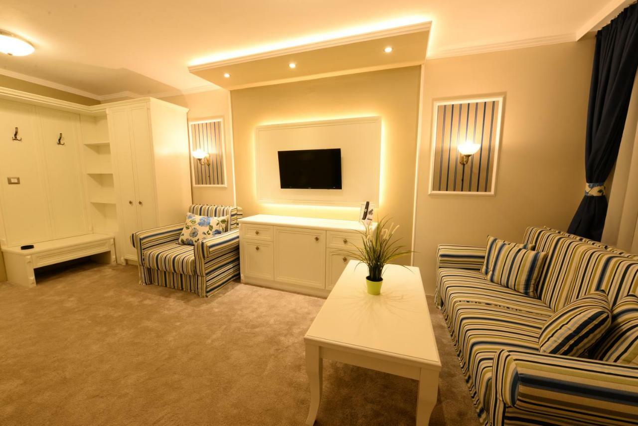Park Hotel Raya Garden - Free Parking เวลีคอเทอร์โนโว ภายนอก รูปภาพ